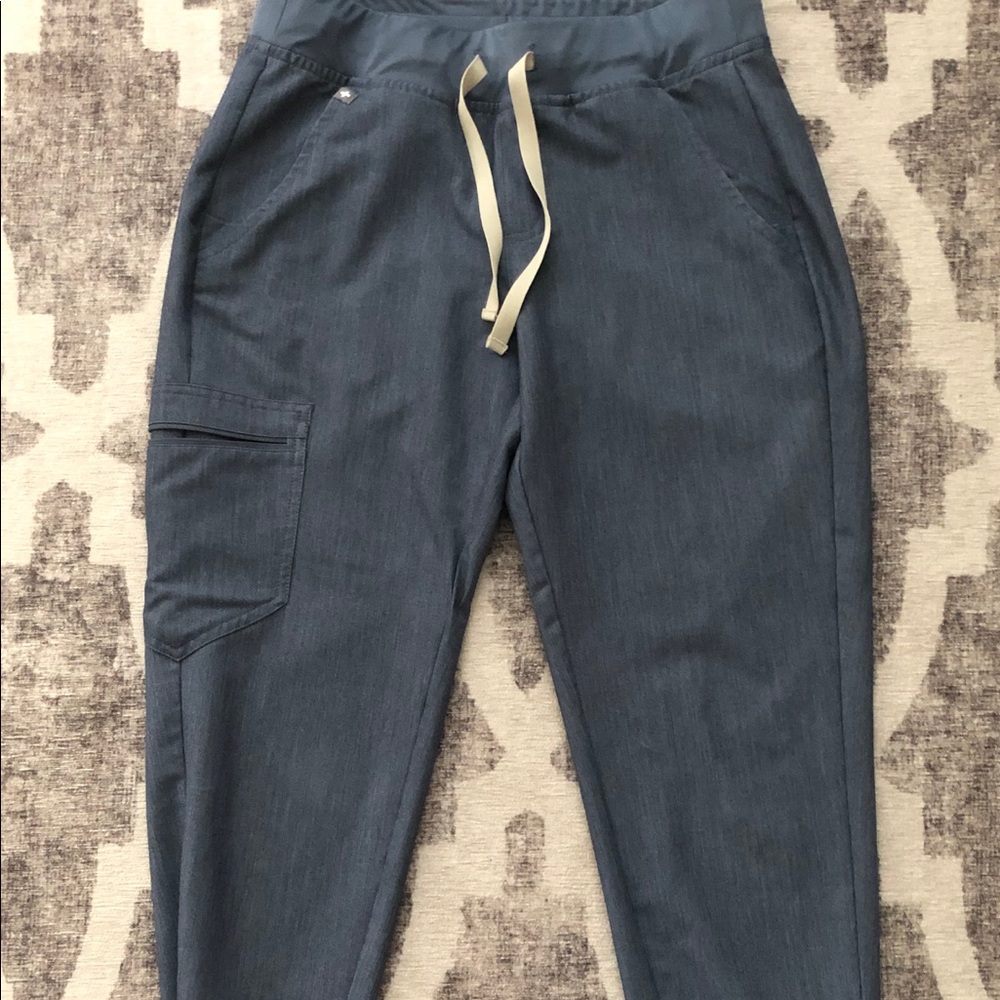 FIGS Zamora Jogger Scrub Pants